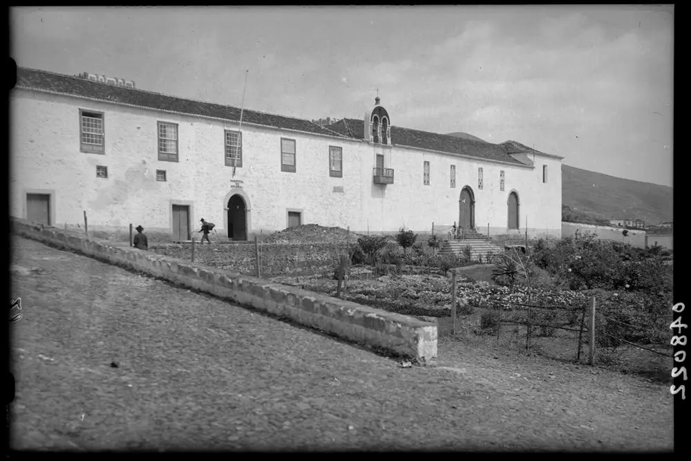 Hospital de Dolores - Parque de Las Monjas.